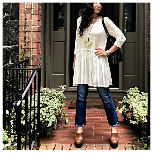 ✨LAST ONE ✨white loose fit ruffled hem tunic top - Picture 6 of 8